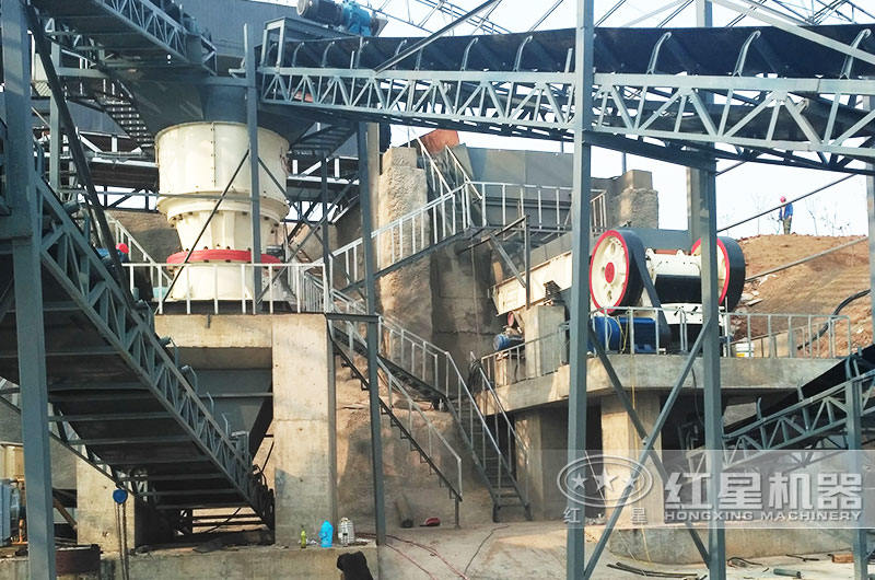 土石圓錐破碎機工作現場 土石圓錐破碎機工作現場