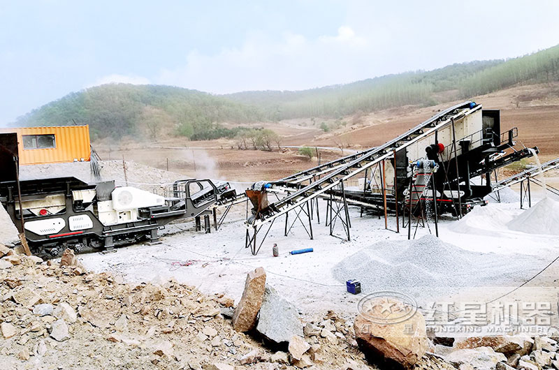 移動(dòng)制砂生產(chǎn)線現(xiàn)場(chǎng)圖 移動(dòng)制砂生產(chǎn)線現(xiàn)場(chǎng)圖