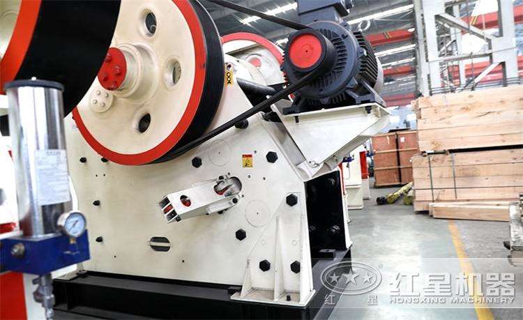 CJ鄂式粉碎機(jī),產(chǎn)量120-1590t/h CJ鄂式粉碎機(jī),產(chǎn)量120-1590t/h