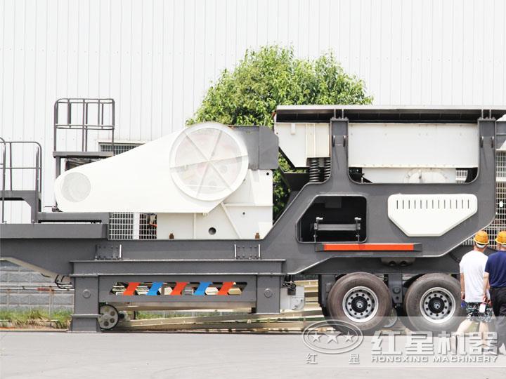 客戶到場參觀輪胎移動破，七大模塊，多種組合，滿足用戶需求