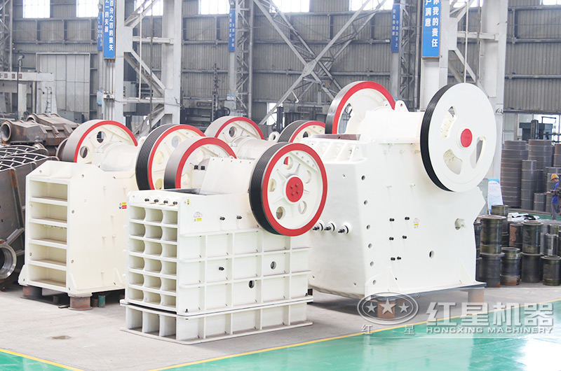 PE1200\*1500顎破機敢碎硬石,從容面對鐵礦石粗碎,出料更均勻