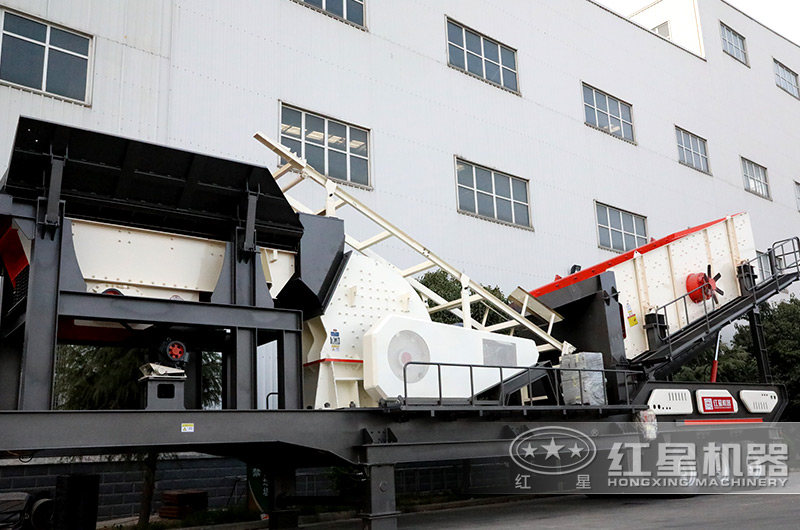 柴油動力小型移動碎石機(jī):配重錘破 柴油動力小型移動碎石機(jī):配重錘破