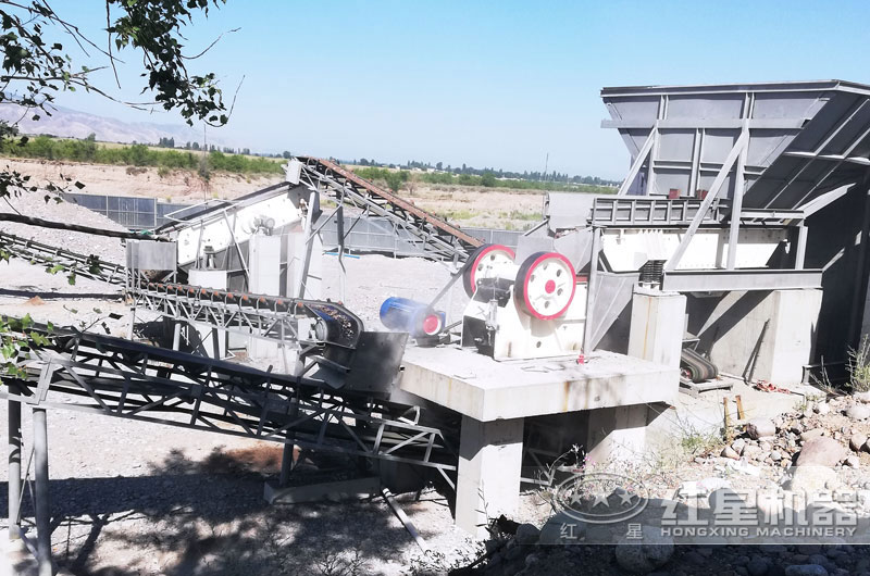 普通型石子破碎生產(chǎn)線現(xiàn)場(chǎng) 普通型石子破碎生產(chǎn)線現(xiàn)場(chǎng)