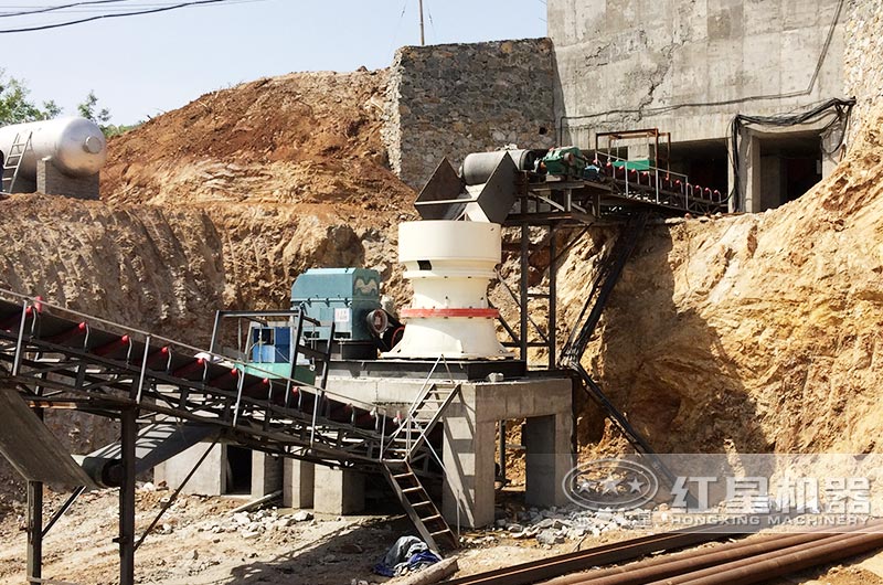 河南花崗巖200噸破碎石子生產(chǎn)線現(xiàn)場 河南花崗巖200噸破碎石子生產(chǎn)線現(xiàn)場