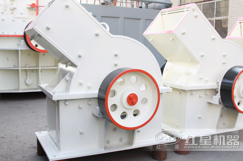 小錘式制砂機(jī),體積小,耗能少 小錘式制砂機(jī),體積小,耗能少