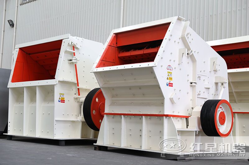 反擊式碎石機(jī)圖片 反擊式碎石機(jī)圖片