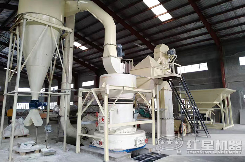 雷蒙磨粉機工作現(xiàn)場實拍圖 雷蒙磨粉機工作現(xiàn)場實拍圖