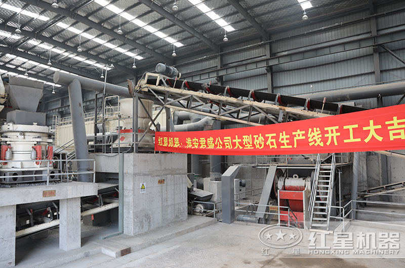 江蘇客戶大型碎石機(jī)工作現(xiàn)場(chǎng) 江蘇客戶大型碎石機(jī)工作現(xiàn)場(chǎng)