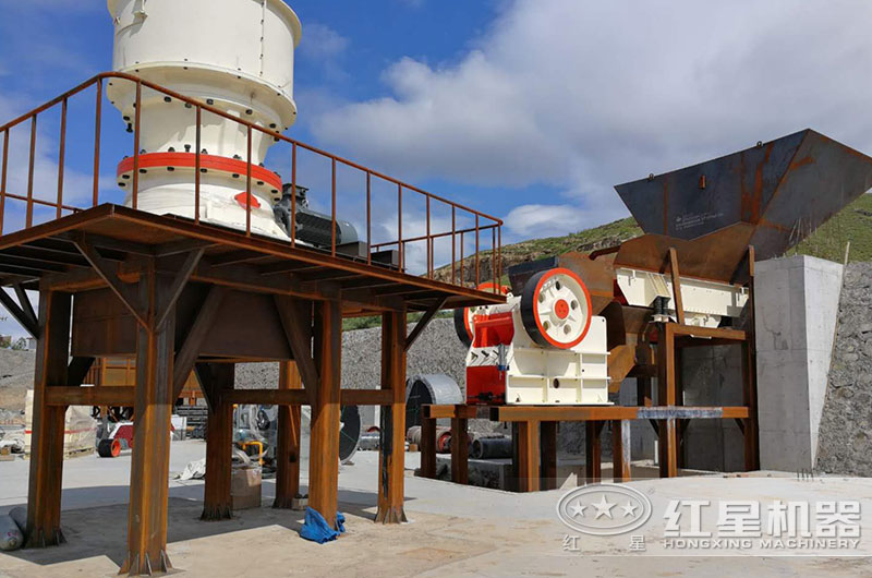 巖石破碎機(jī)作業(yè)現(xiàn)場圖片 巖石破碎機(jī)作業(yè)現(xiàn)場圖片