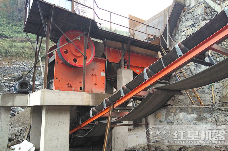 顎式破碎機工作現場圖片 顎式破碎機工作現場圖片