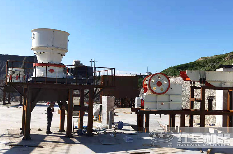 東北客戶石子生產(chǎn)線現(xiàn)場(chǎng) 東北客戶石子生產(chǎn)線現(xiàn)場(chǎng)