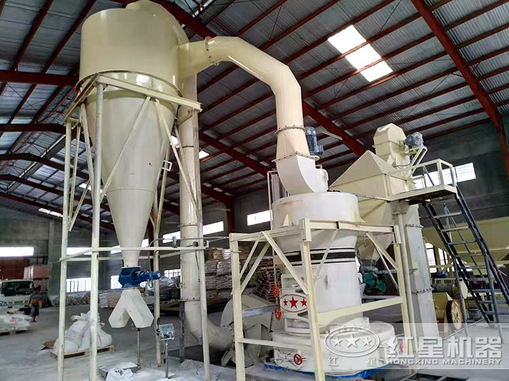 紅星雷蒙磨粉機(jī)現(xiàn)場(chǎng) 紅星雷蒙磨粉機(jī)現(xiàn)場(chǎng)