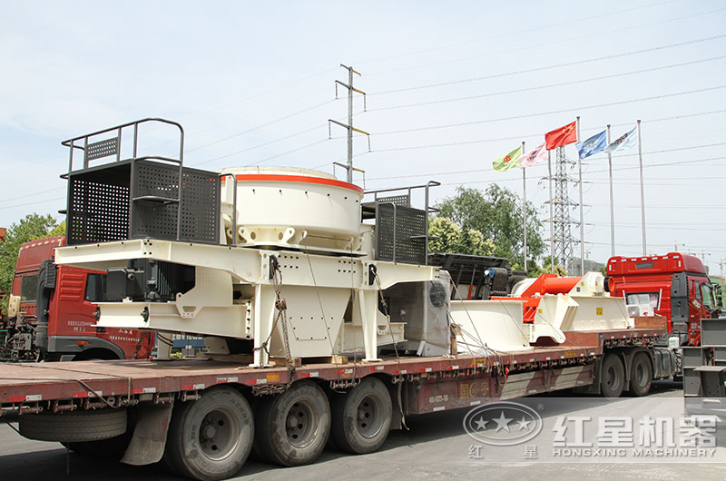 沖擊式破碎機設備裝車發貨 沖擊式破碎機設備裝車發貨