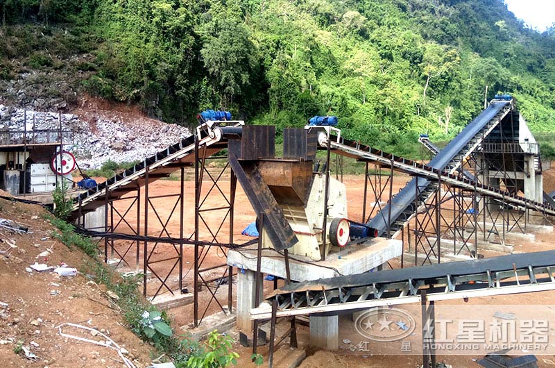 石灰石破碎生產(chǎn)線現(xiàn)場 石灰石破碎生產(chǎn)線現(xiàn)場