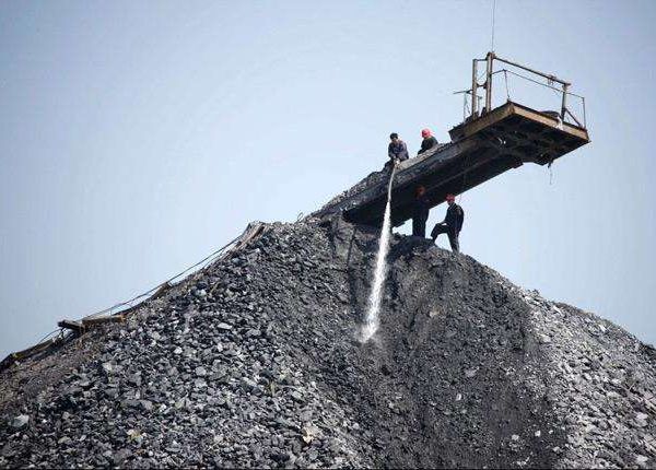 煤矸石加工現場 煤矸石加工現場