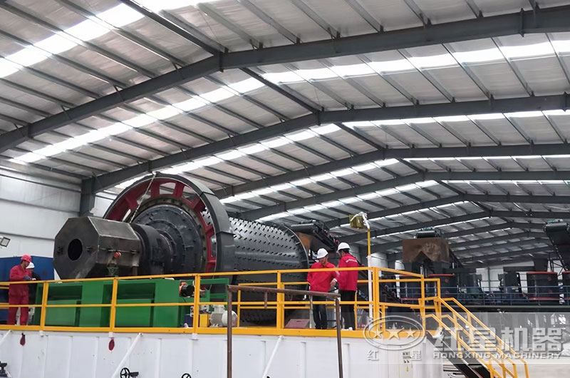 球磨機(jī)作業(yè)現(xiàn)場(chǎng)實(shí)拍 球磨機(jī)作業(yè)現(xiàn)場(chǎng)實(shí)拍