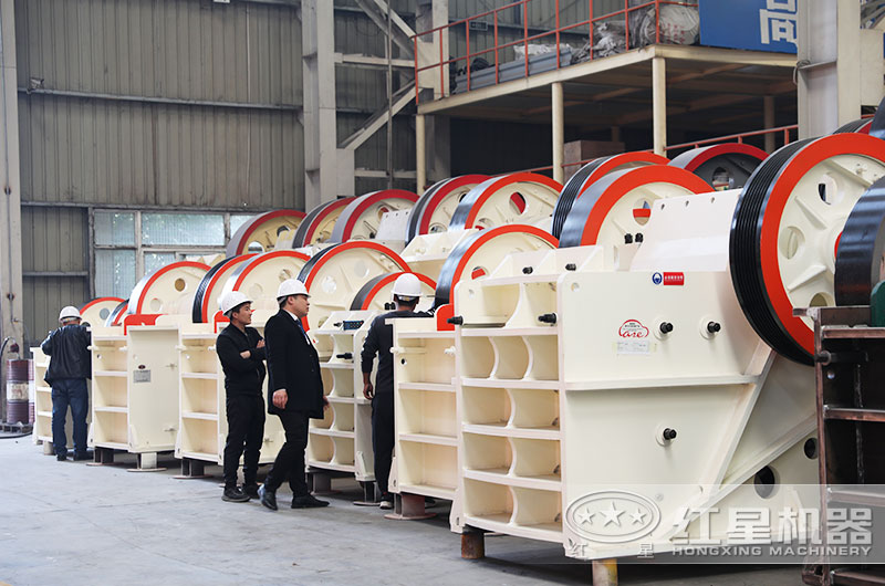 客戶來廠參觀考察鄂破機(jī) 客戶來廠參觀考察鄂破機(jī)