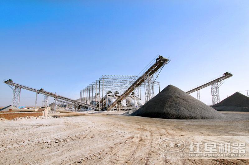 大型砂石破碎加工生產(chǎn)線現(xiàn)場(chǎng) 大型砂石破碎加工生產(chǎn)線現(xiàn)場(chǎng)