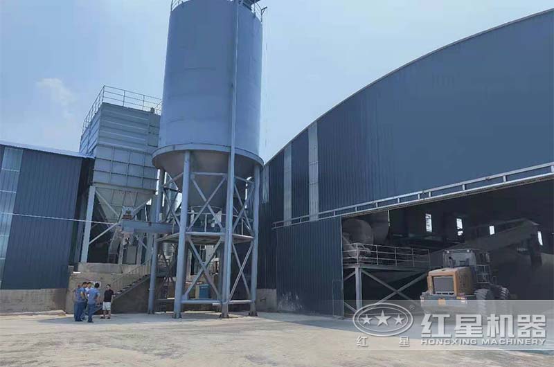 一期項目砂石廠廠區(qū)一角實(shí)拍 一期項目砂石廠廠區(qū)一角實(shí)拍