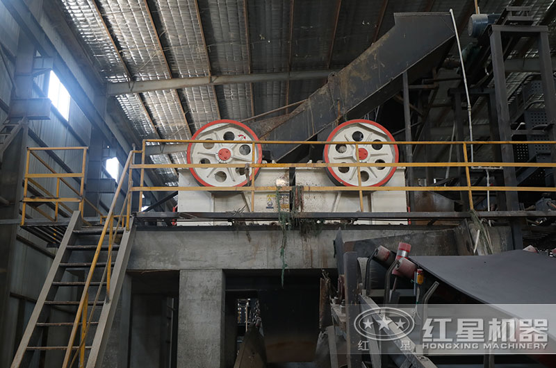 細(xì)鄂破機(jī)作業(yè)現(xiàn)場 細(xì)鄂破機(jī)作業(yè)現(xiàn)場