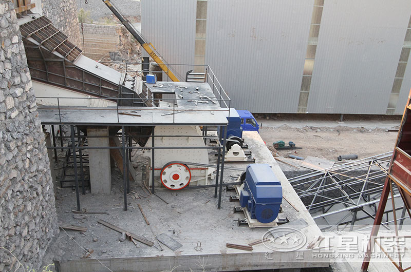 石灰石破碎加工生產(chǎn)客戶現(xiàn)場 石灰石破碎加工生產(chǎn)客戶現(xiàn)場