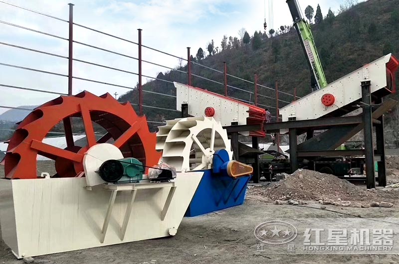 輪斗洗砂機(jī)安裝現(xiàn)場 輪斗洗砂機(jī)安裝現(xiàn)場
