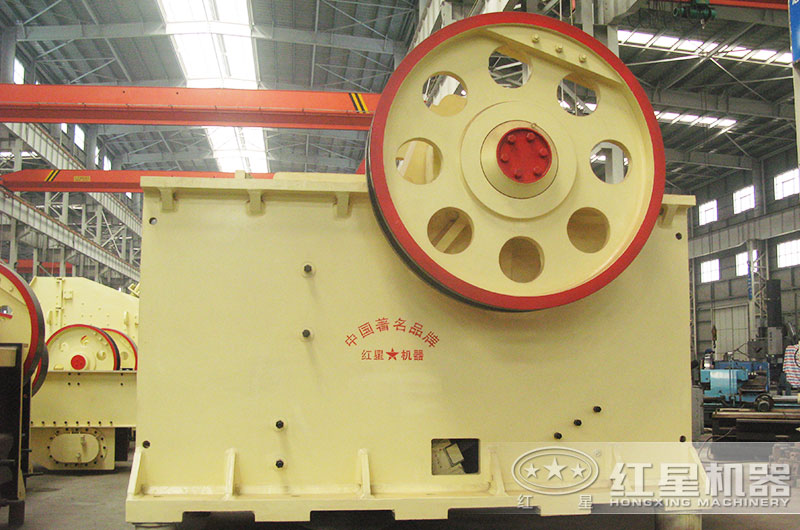 大型PE顎式破碎機(jī) 大型PE顎式破碎機(jī)