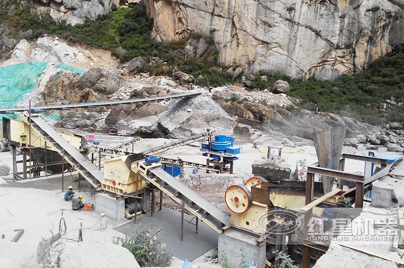 玄武巖破碎加工現場 玄武巖破碎加工現場