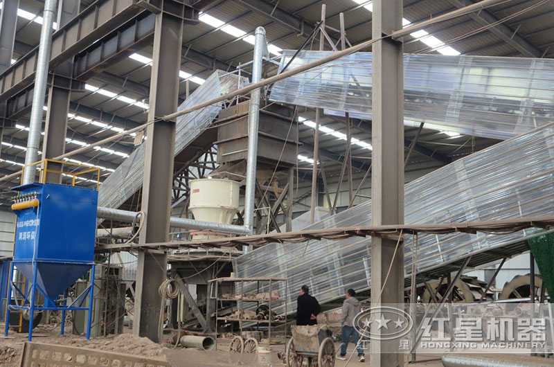 250圓錐破碎機作業(yè)現(xiàn)場 250圓錐破碎機作業(yè)現(xiàn)場